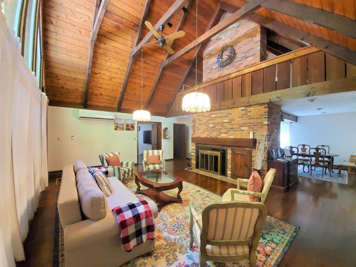Walk To Pool & Beach - Spacious Gateway, Hot Tub, Game Room Pocono Country Place Экстерьер фото